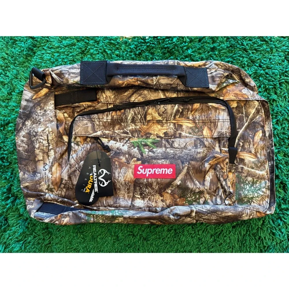 Supreme Duffle Bag Mens OS Realtree Camo NWT Cordura Box Logo Travel Gym Bag